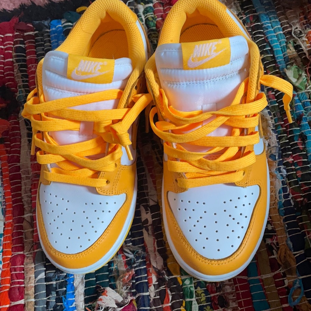Nike dunk low laser orange